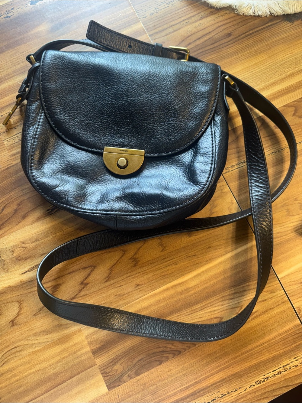 FOSSIL Crossbody Saddle Bag with Brass Hardware Key Charm LEATHER